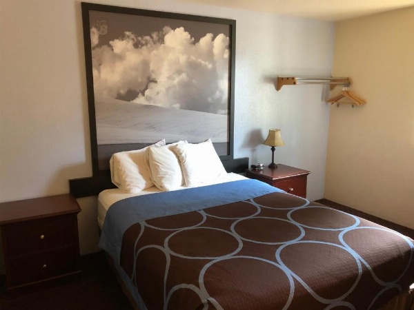 Super 8 by Wyndham Lewiston image 11