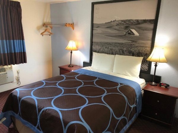 Super 8 by Wyndham Lewiston image 19