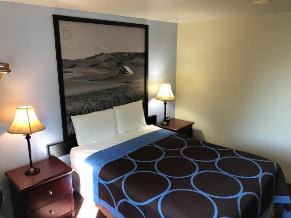 Super 8 by Wyndham Lewiston image 20