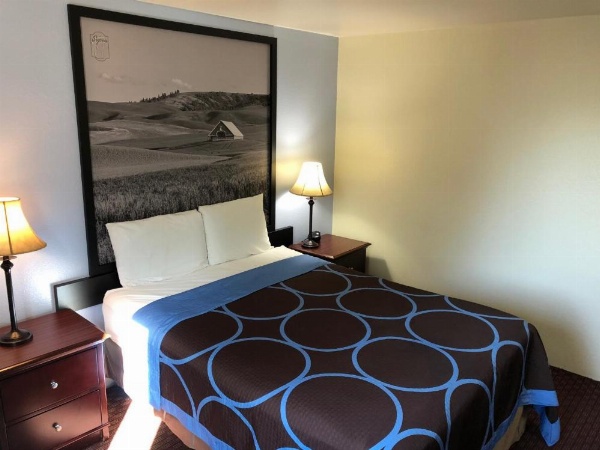 Super 8 by Wyndham Lewiston image 21