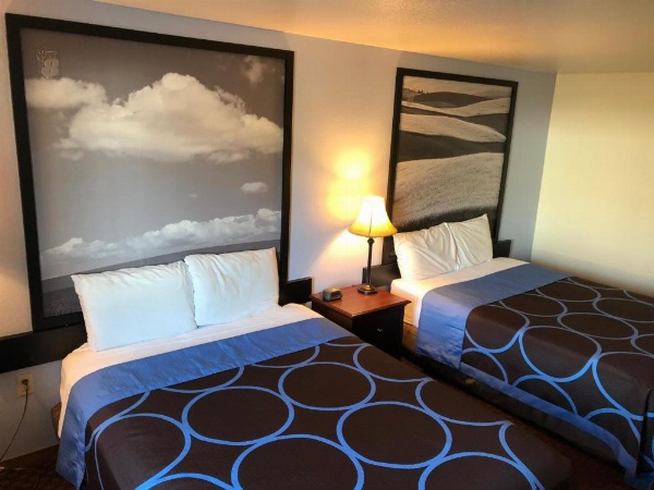 Super 8 by Wyndham Lewiston image 24