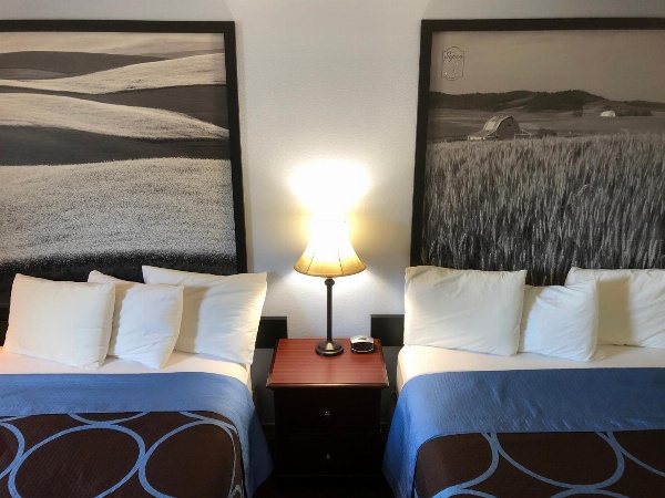 Super 8 by Wyndham Lewiston image 6