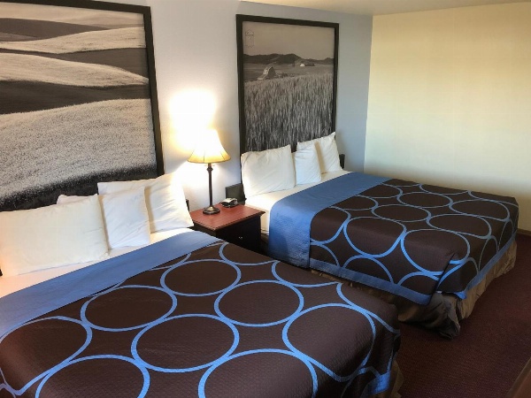 Super 8 by Wyndham Lewiston image 7