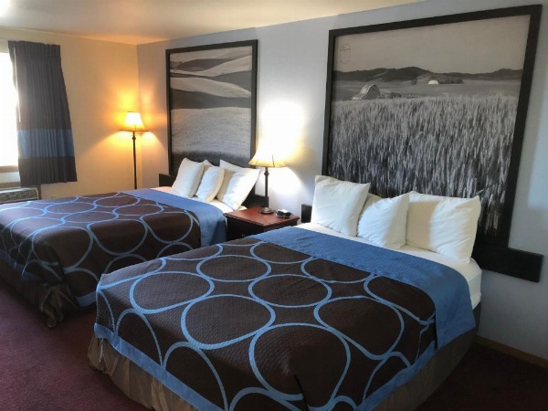 Super 8 by Wyndham Lewiston image 8